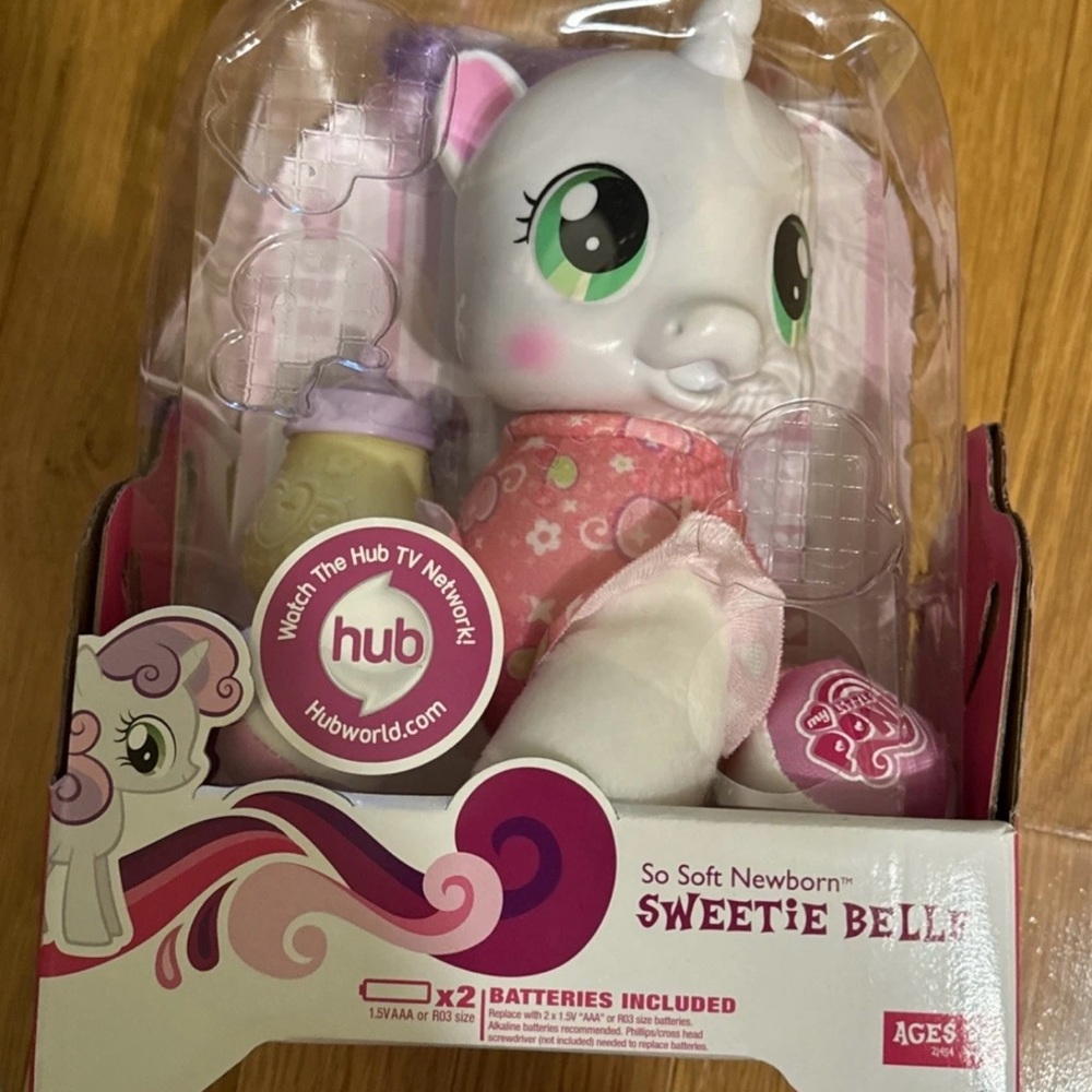 2010 My Little Pony Sweetie Belle Unicorn Infant baby talking toy New In Box